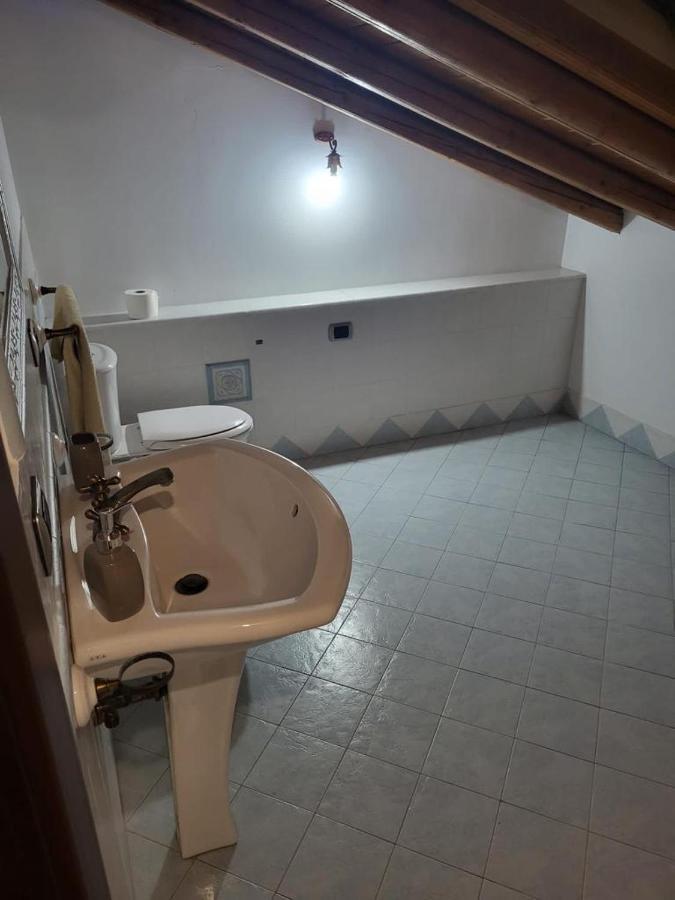 Casa Vacanza Lmt Aci Catena Kültér fotó