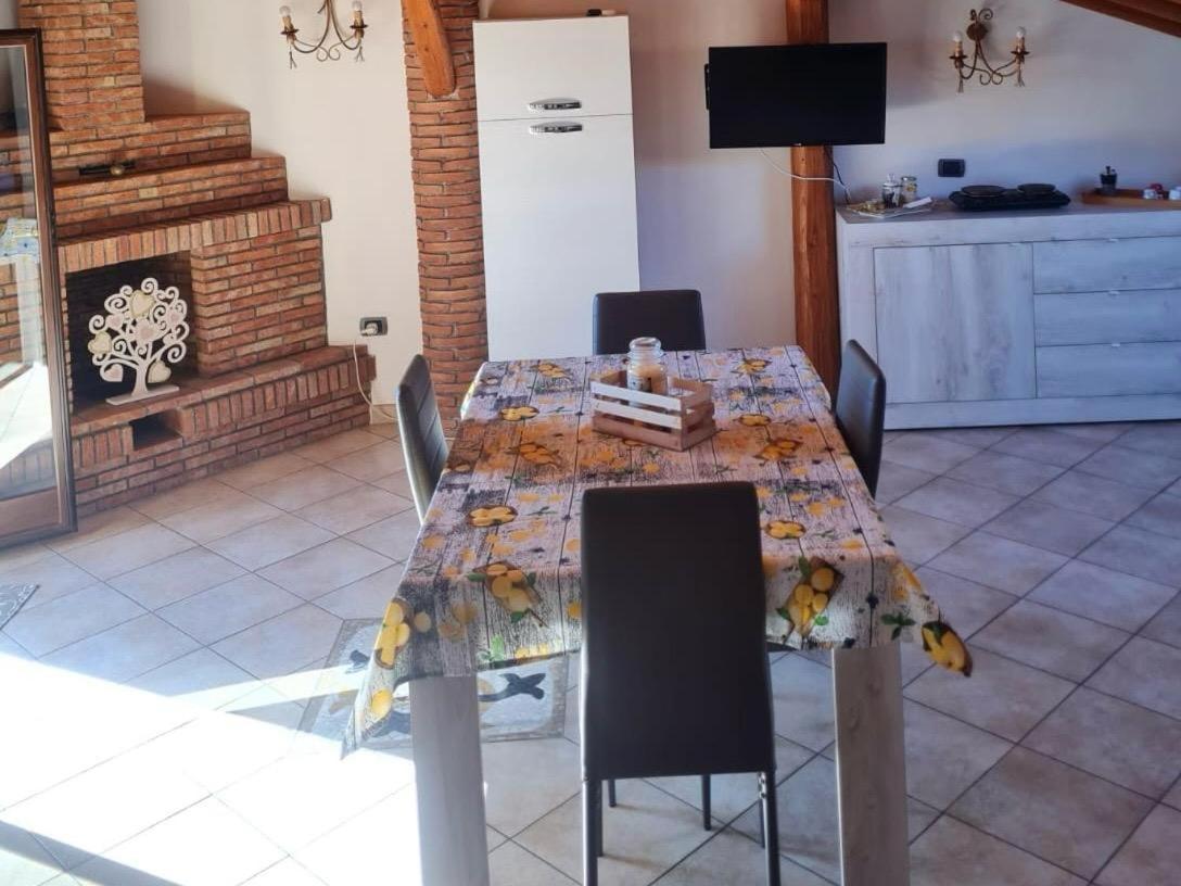 Casa Vacanza Lmt Aci Catena Kültér fotó